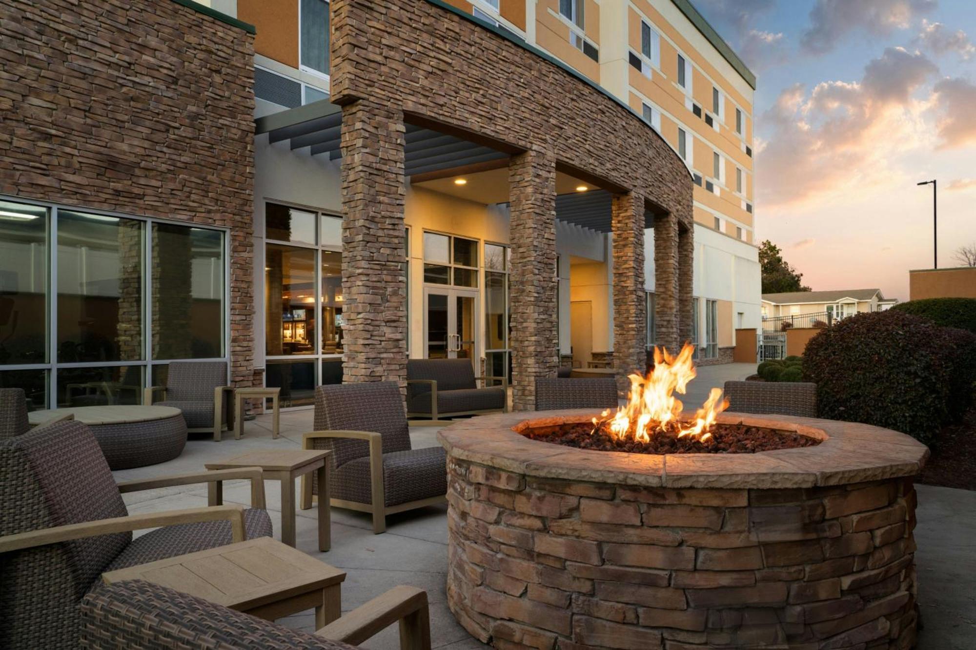 Courtyard By Marriott Fayetteville Fort Liberty - Spring Lake Extérieur photo